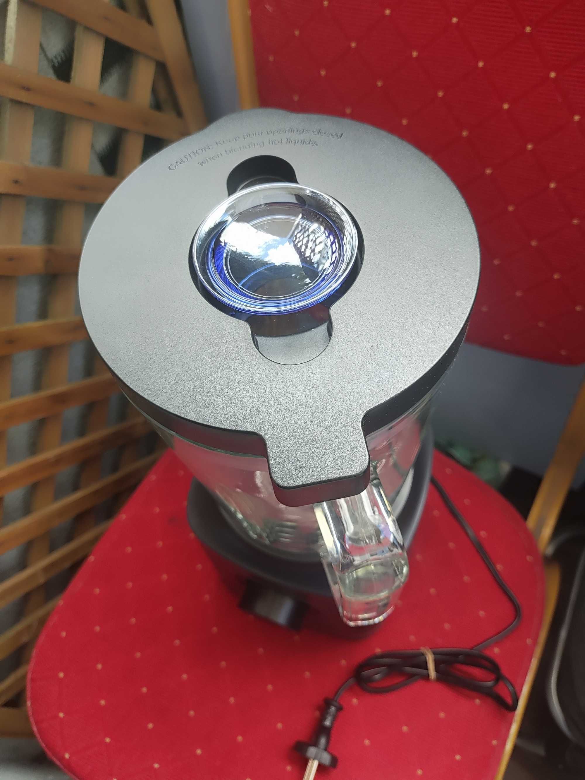 Blender Kielichowy Stołowy 1800W Black Decker BXJB1800E nóż pojemnik