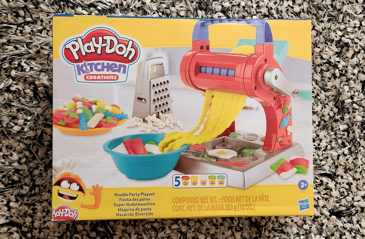 Puzzle novos e vários brinquedos