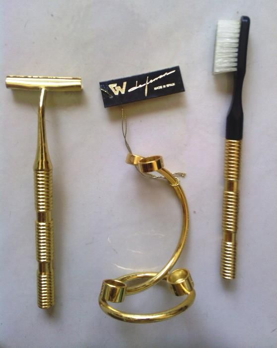 Conjunto Ouro de lei 24 Quilates Escova dentes+suporte de Barbear