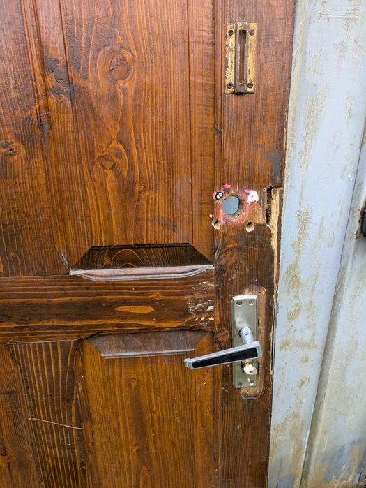 Двері дерев'яні з коробкою, вхідні