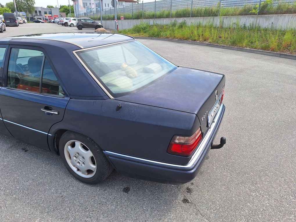 Mercedes E200D W124