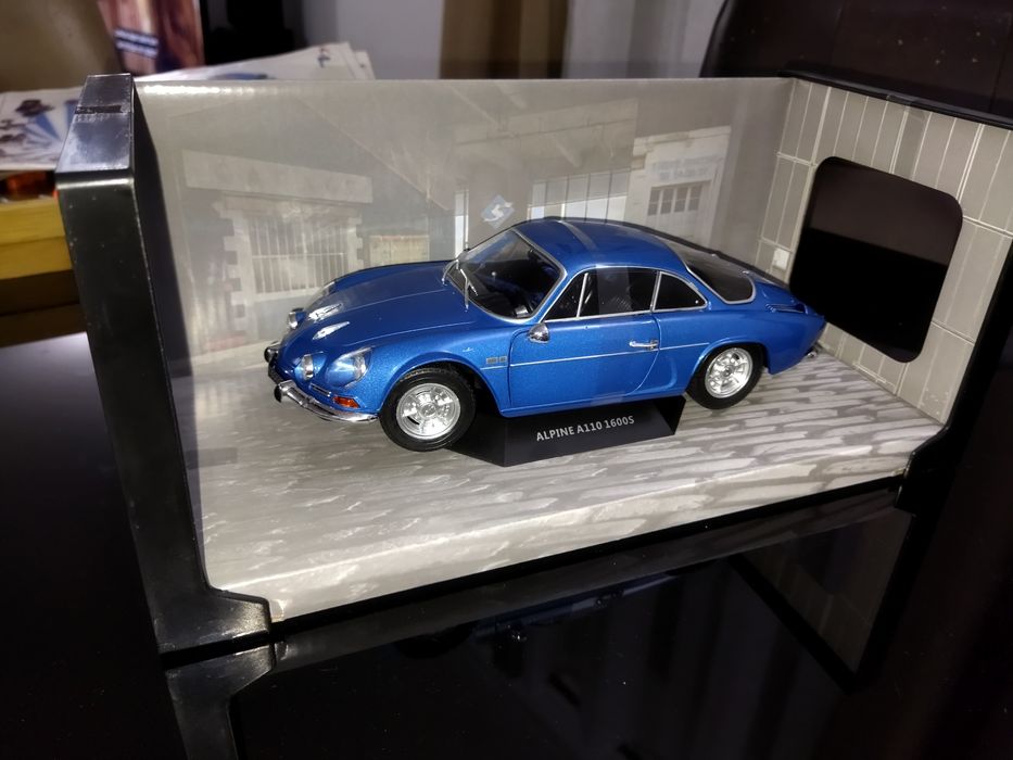 Alpine A110  1/18 Solido
