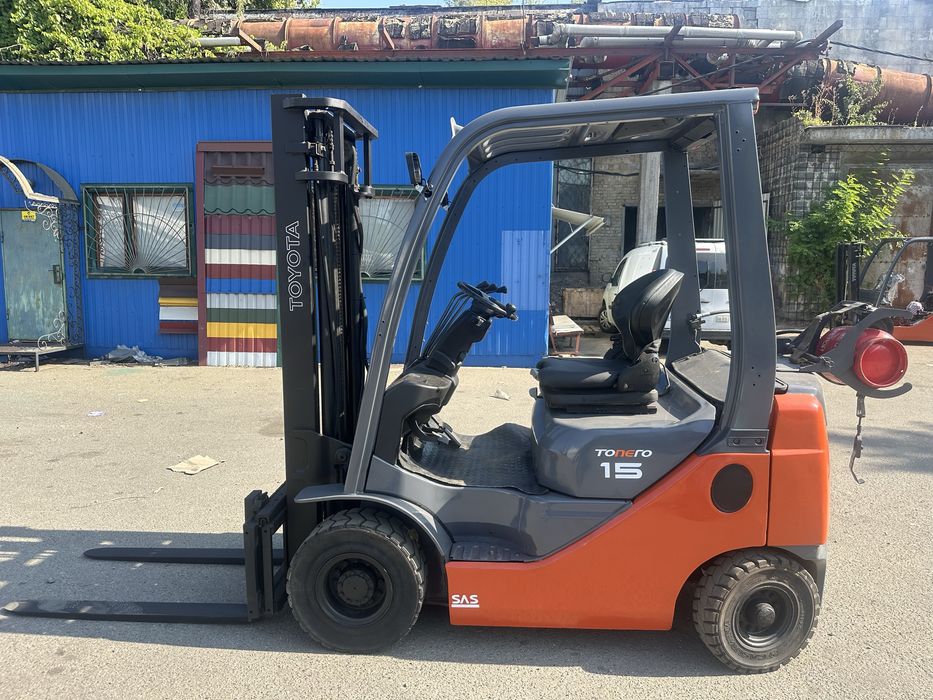 Навантажувач Тойота 8 серія