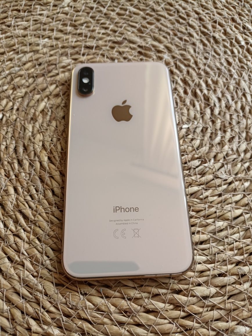 iPhone xs 64GB rose gold