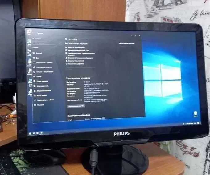 Монитор Philips 22" FullHD