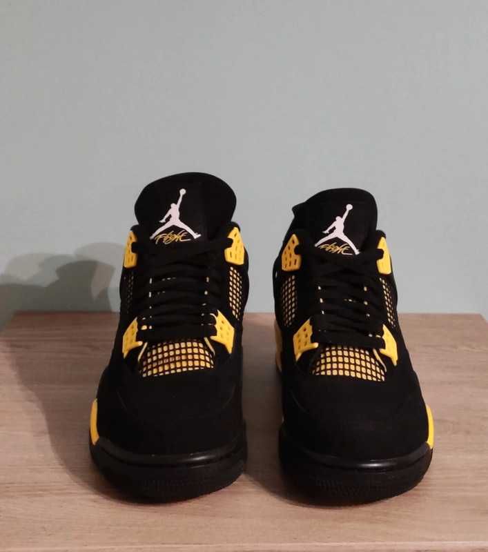 Air Jordan 4 Retro Thunder 39