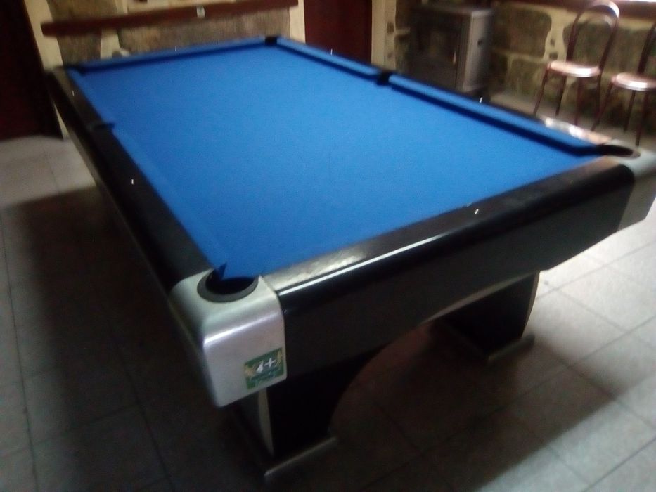 Montagem de bilhares