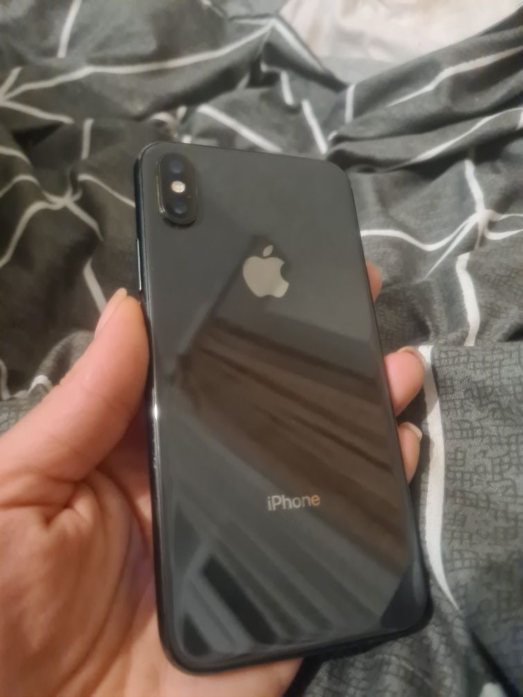 Black IPhone X 256 gb с r-sim