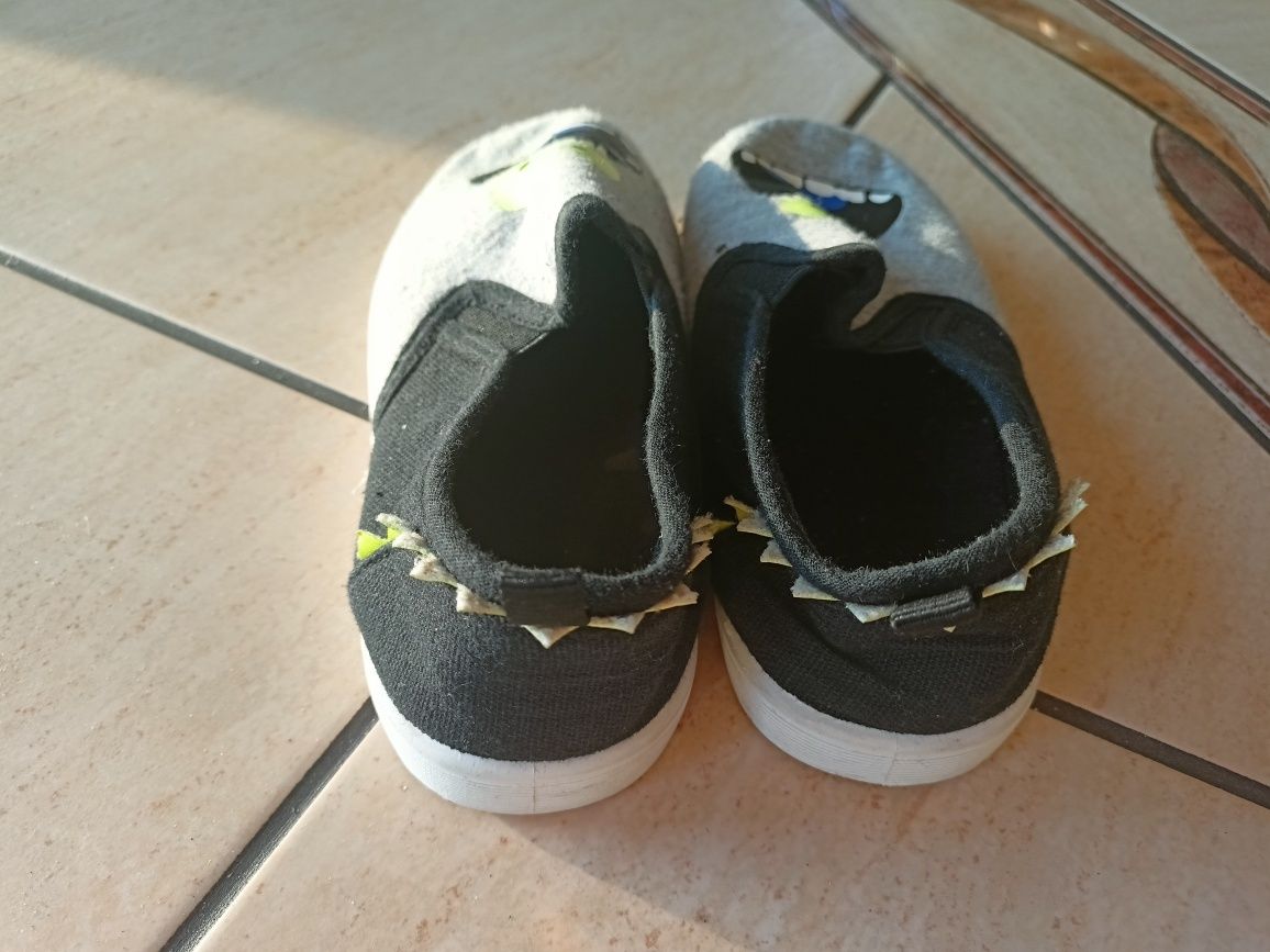 Buciki, kapcie, trampki rozmiar 29