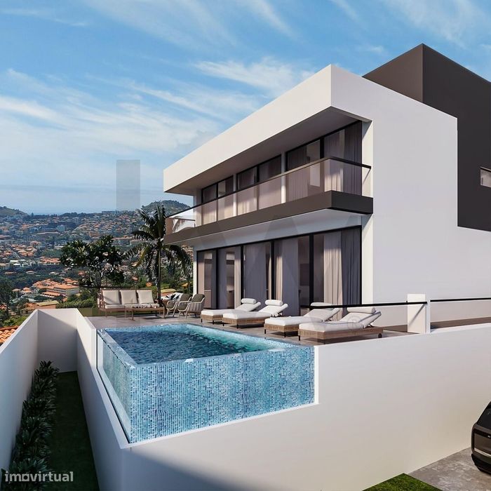 Moradia de Luxo com vista baía do Funchal, piscina, elevador, ar condi