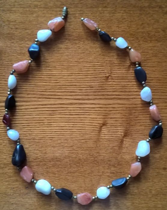 Агатовые бусы, ожерелье