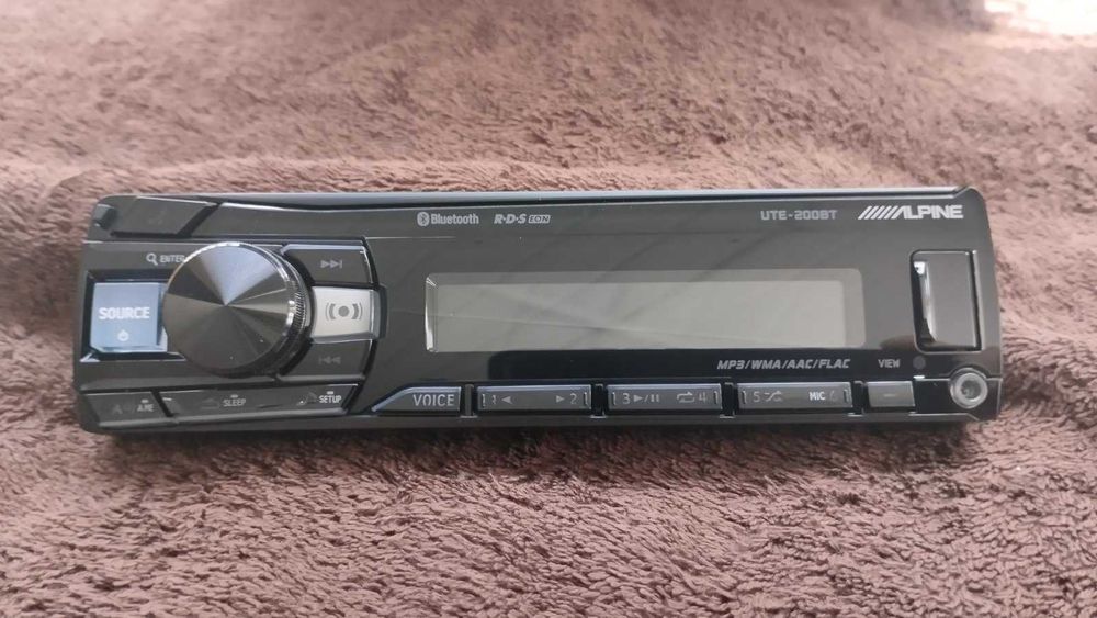 Автомагнитола Alpine UTE-201BT