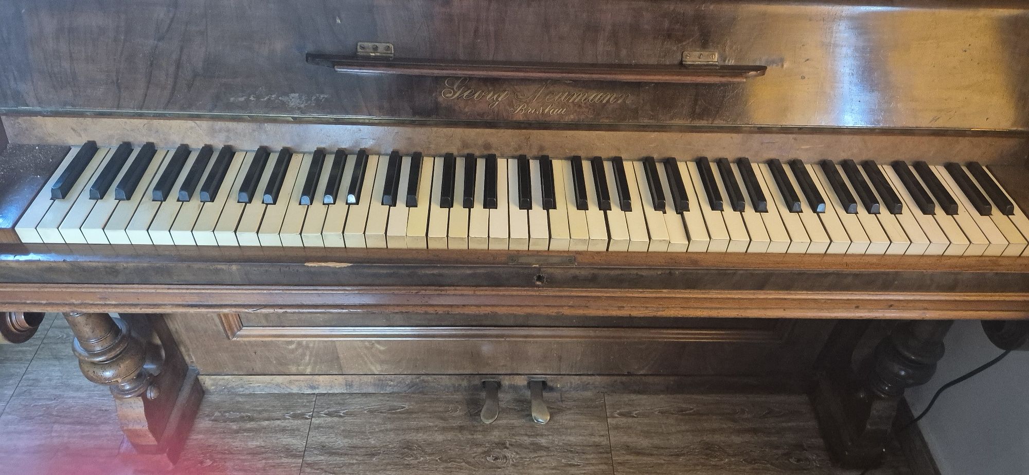 Pianino BRESLAU.