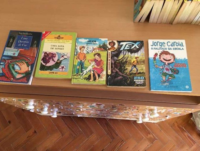 Livros infantis/ juvenis