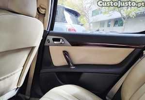 Vendo Peugeot 407 1.6 HDI 16 V Executive.