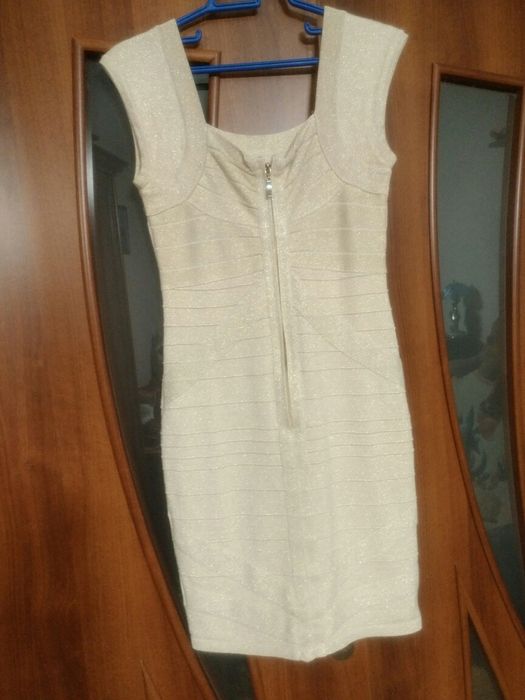 Продам платья