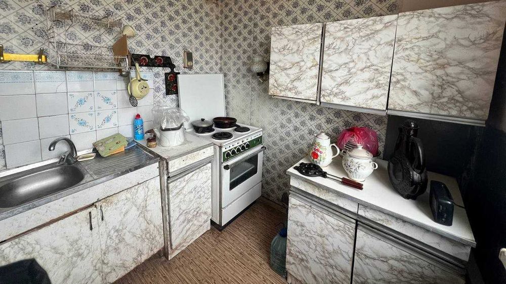 Продам кухню, мойку, плиту и кухонный уголок