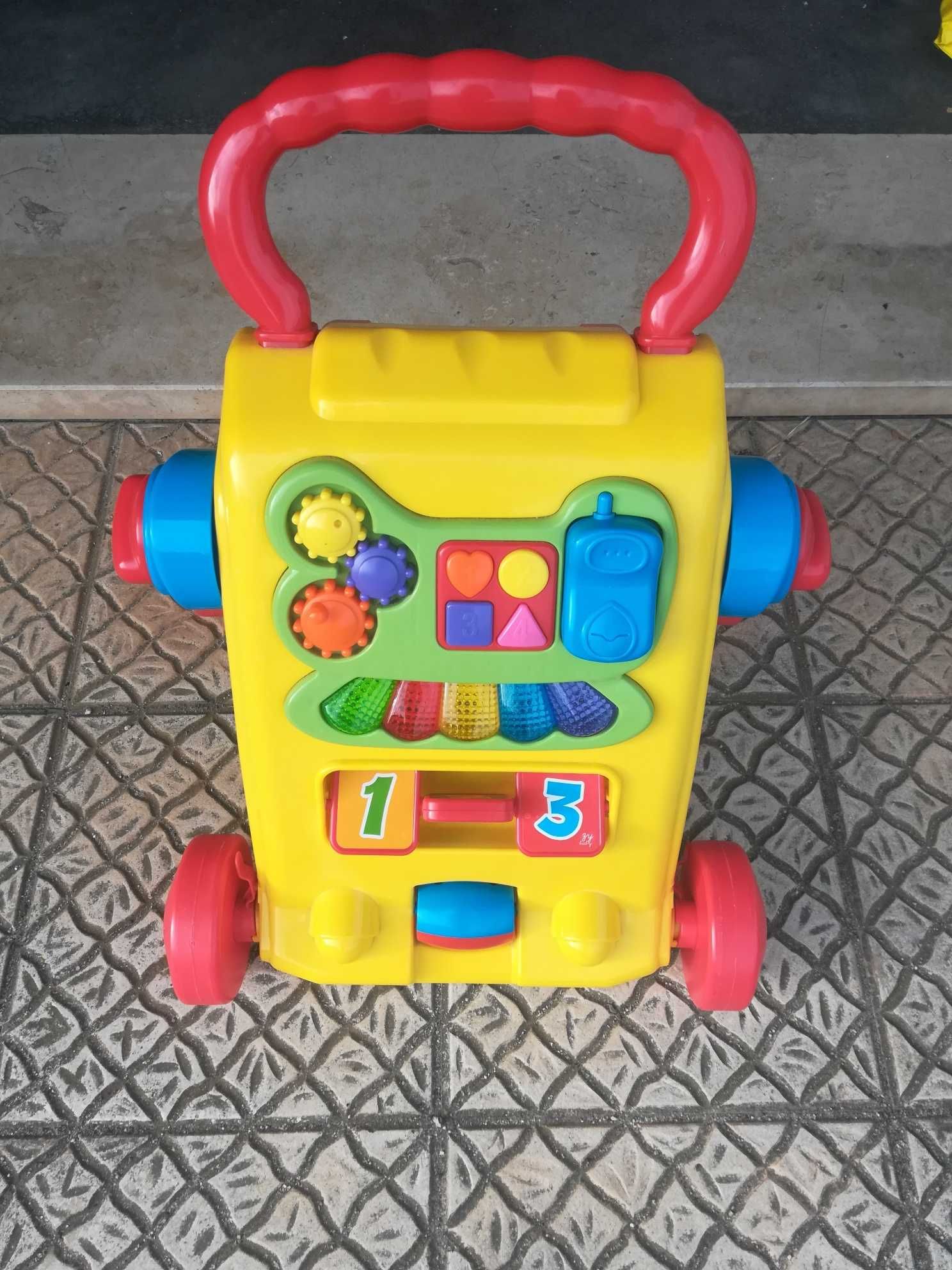 Carrinho de bébé + Ovo + Isofix+ Cadeira para alimentação+ 2 carrinhos