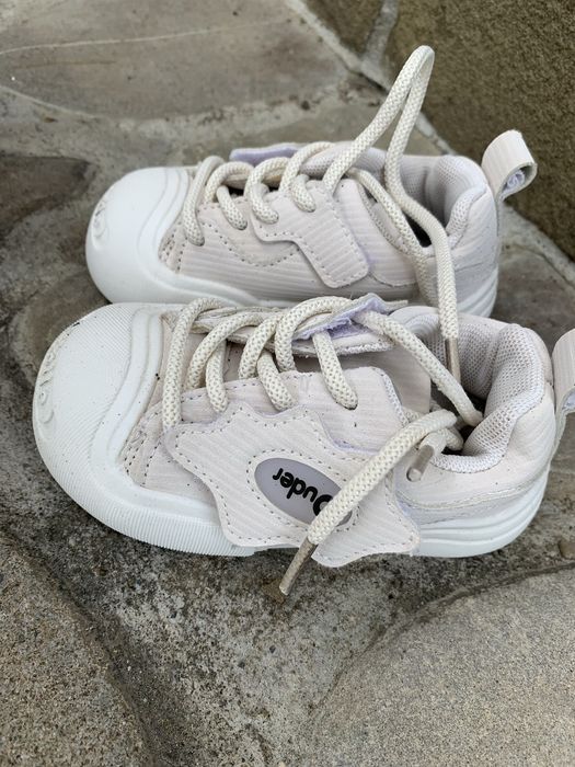 Дитячі кросівочки