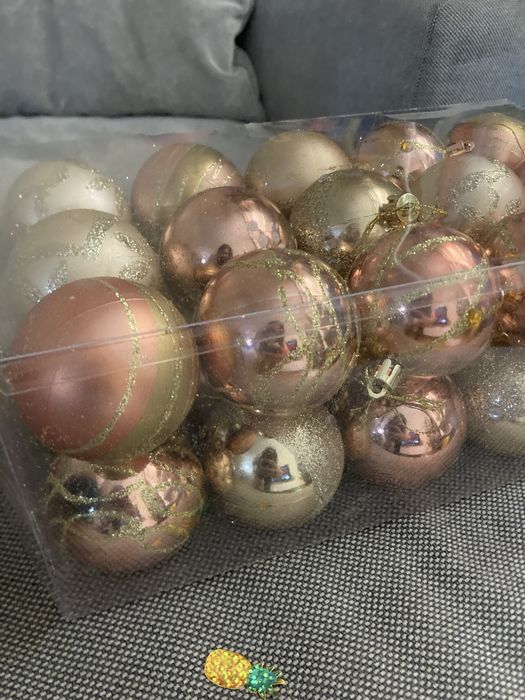 Arvore natal com luzes integradas e enfeites