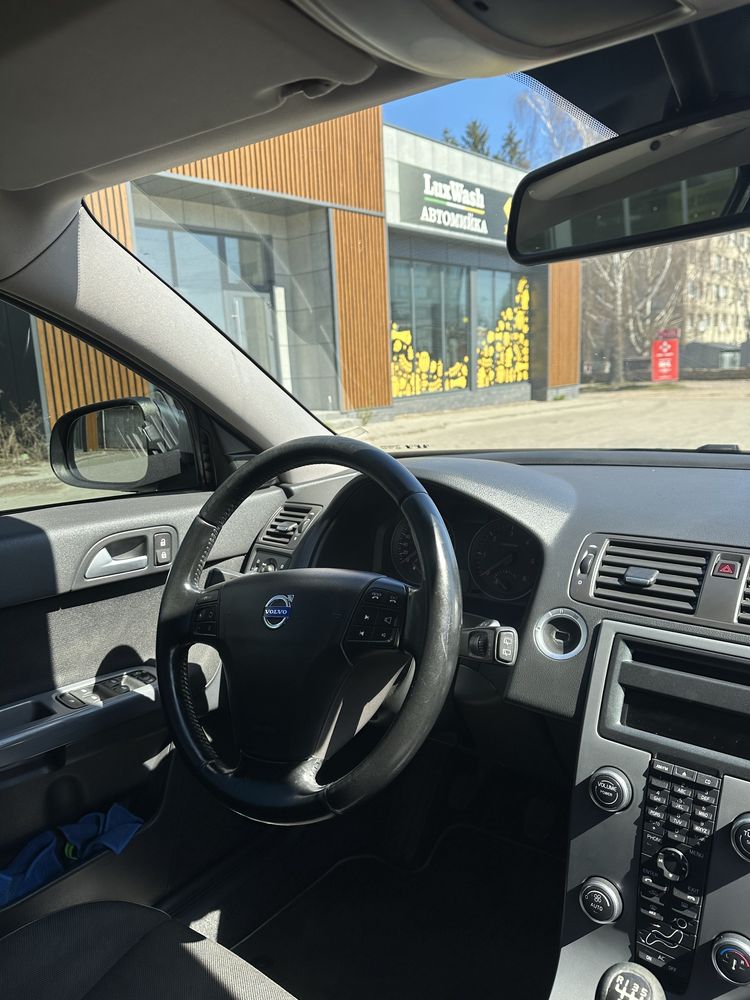 Продам Volvo V50 2012 1.6d D2