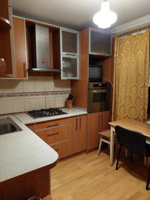 Продам 1 комнатную ХТЗ . Месторасположение очень хорошее