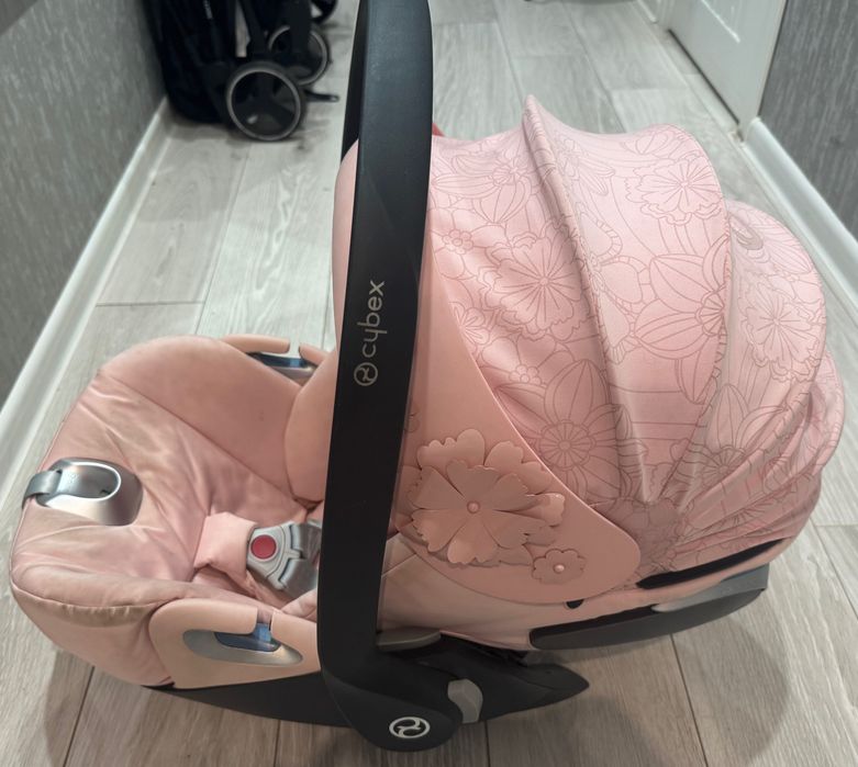 Автокрісло Cybex Cloud Z i-Size Simply Pink Flowers