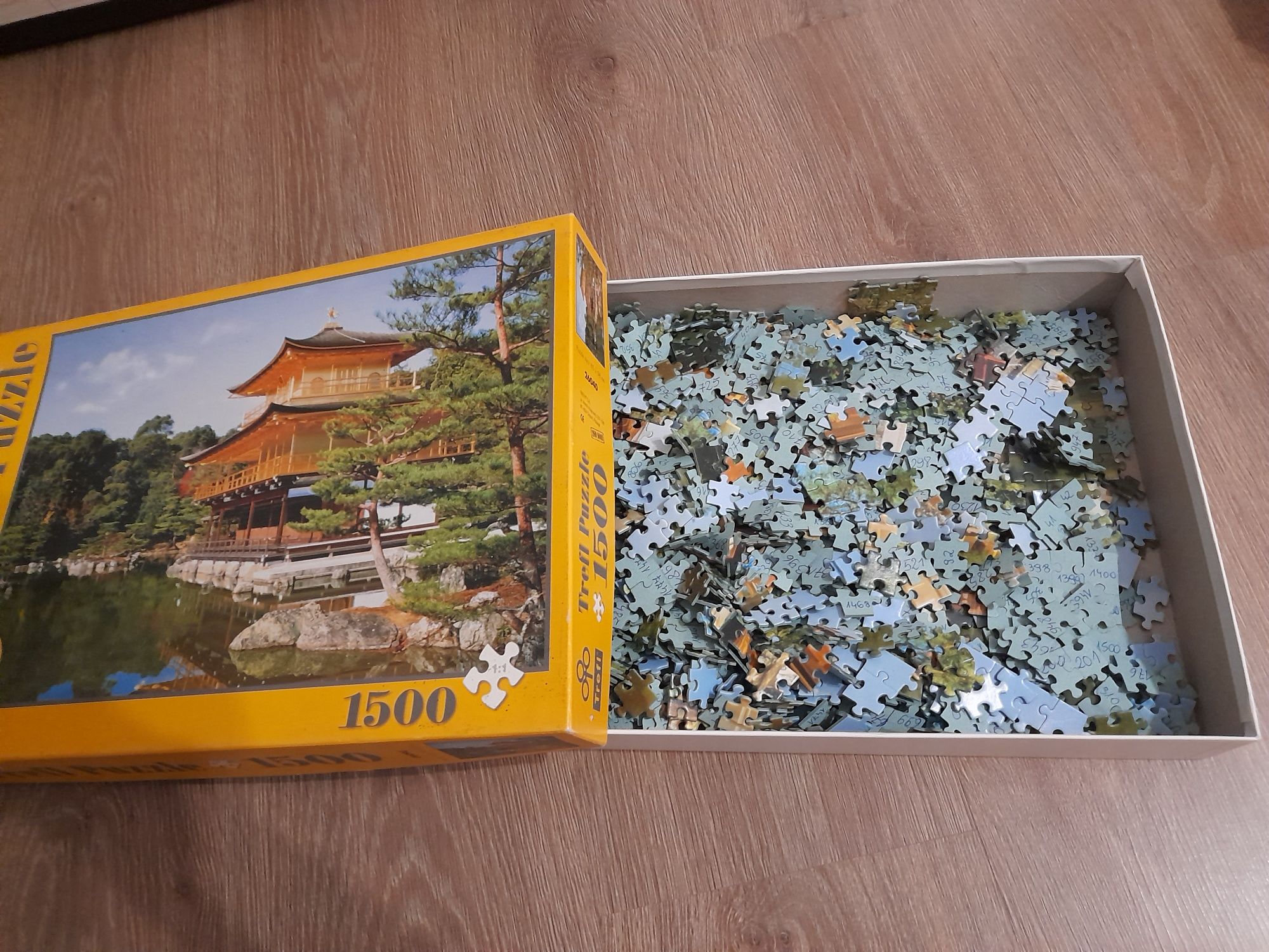 Na sprzedaż puzzle 1500