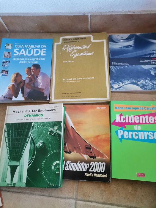 Vendo cerca de 40 livros