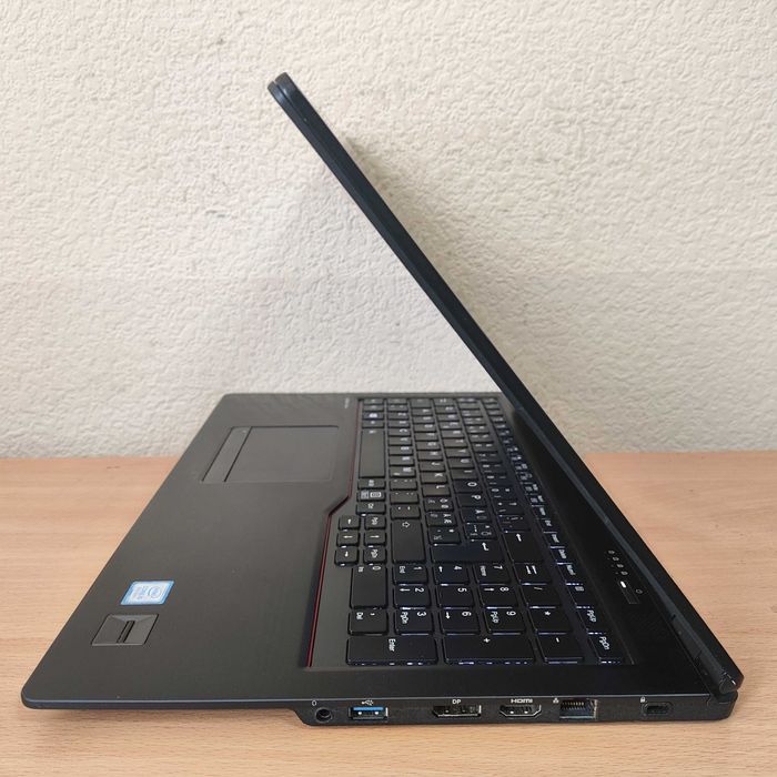 Потужний/надійний Fujitsu LIFEBOOK U758 15.6"FHD IPS i7/16Gb/512M2/UHD