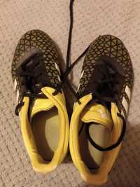 Buty do piłki nożnej Turfy lakierowane Adidas 31,5