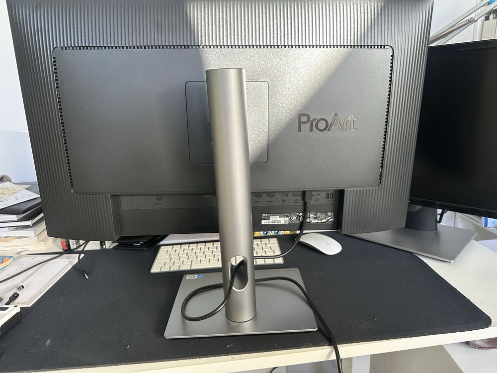 Monitor 27” ASUS ProArt 4k HDR na gwarancji 18 m. - uszkodzony