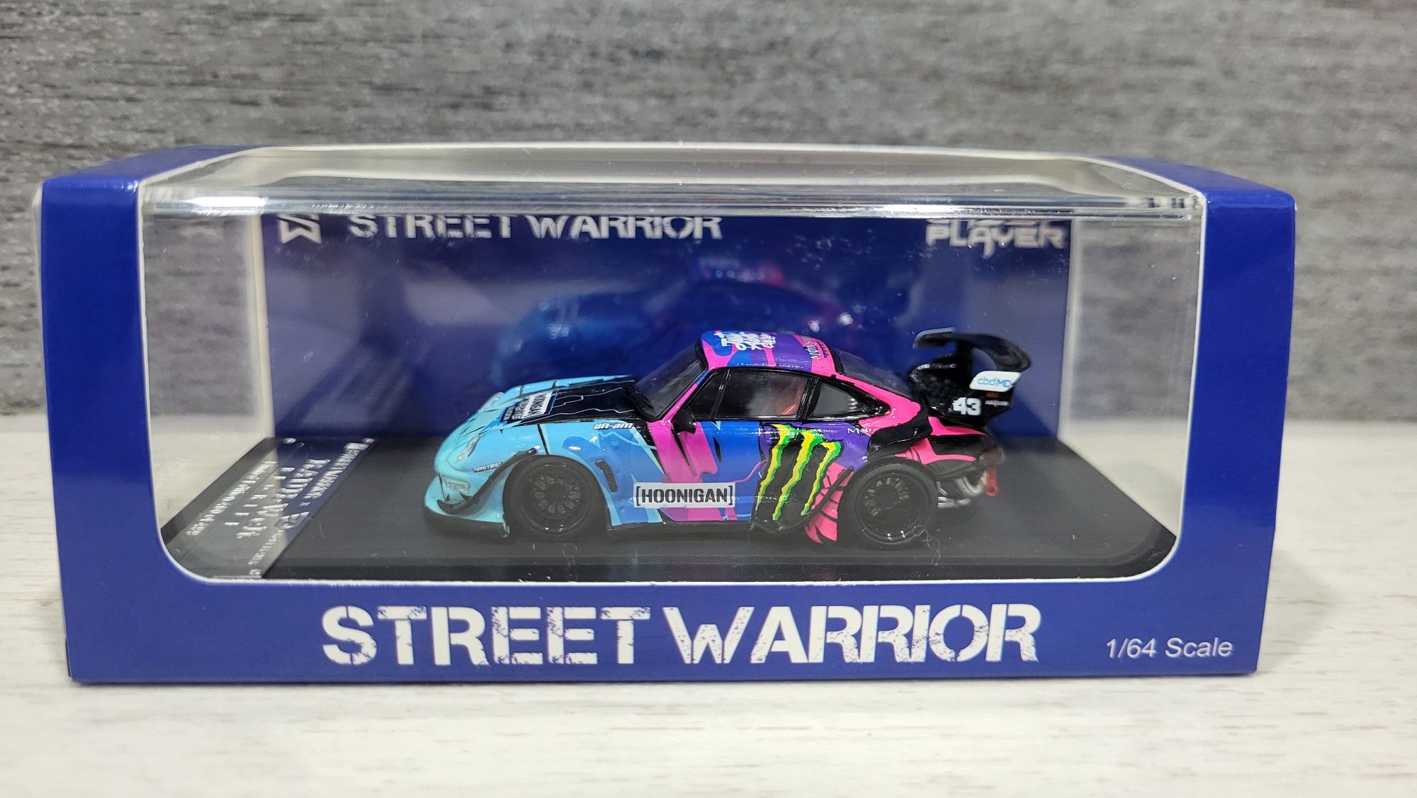 Miniatura 1:64 Porshe 993 RWB Monster nowa