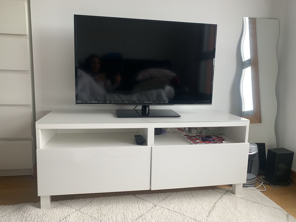 Movel tv branco com tampo de vidro
