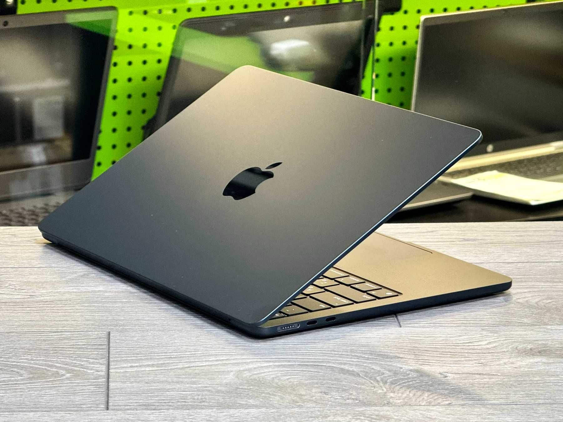 Macbook Air A3113 / Apple M3 / 13.6'' / Ram 16Gb / Відмінний стан