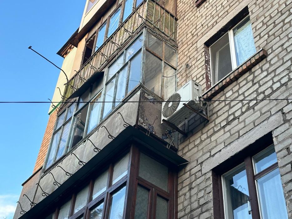 Продається 2 кімннатна квартира на Югоке .