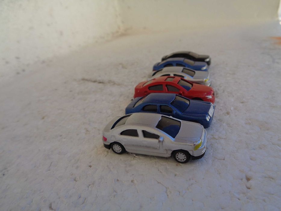 1:87 Lote de 6 carros para pista ou maquete comboio