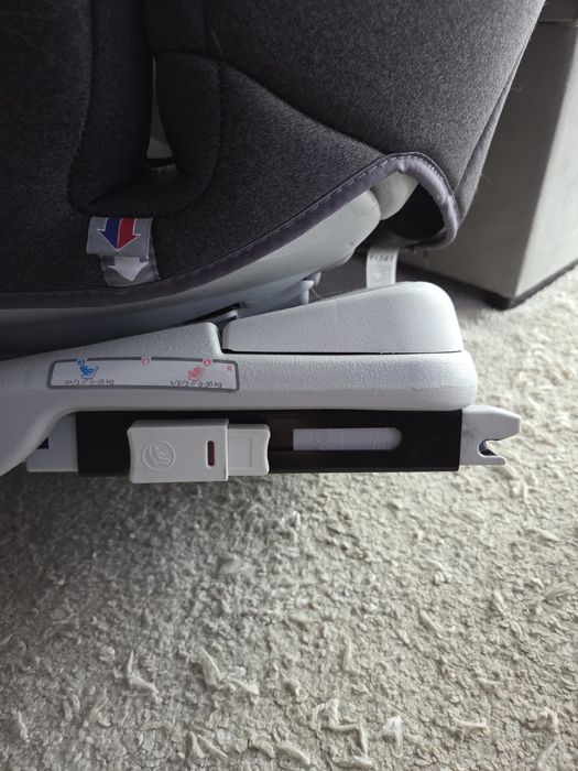 Cadeira auto ZY Safe – excelente estado!


---

Cadeira auto ZY Safe –