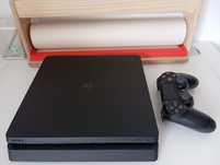 PS4 Slim 1TB + Comando