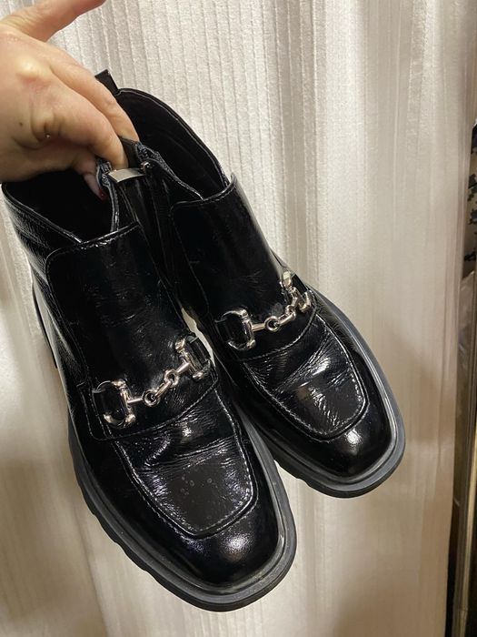 Продам весна б)у ботинки лак шкіра