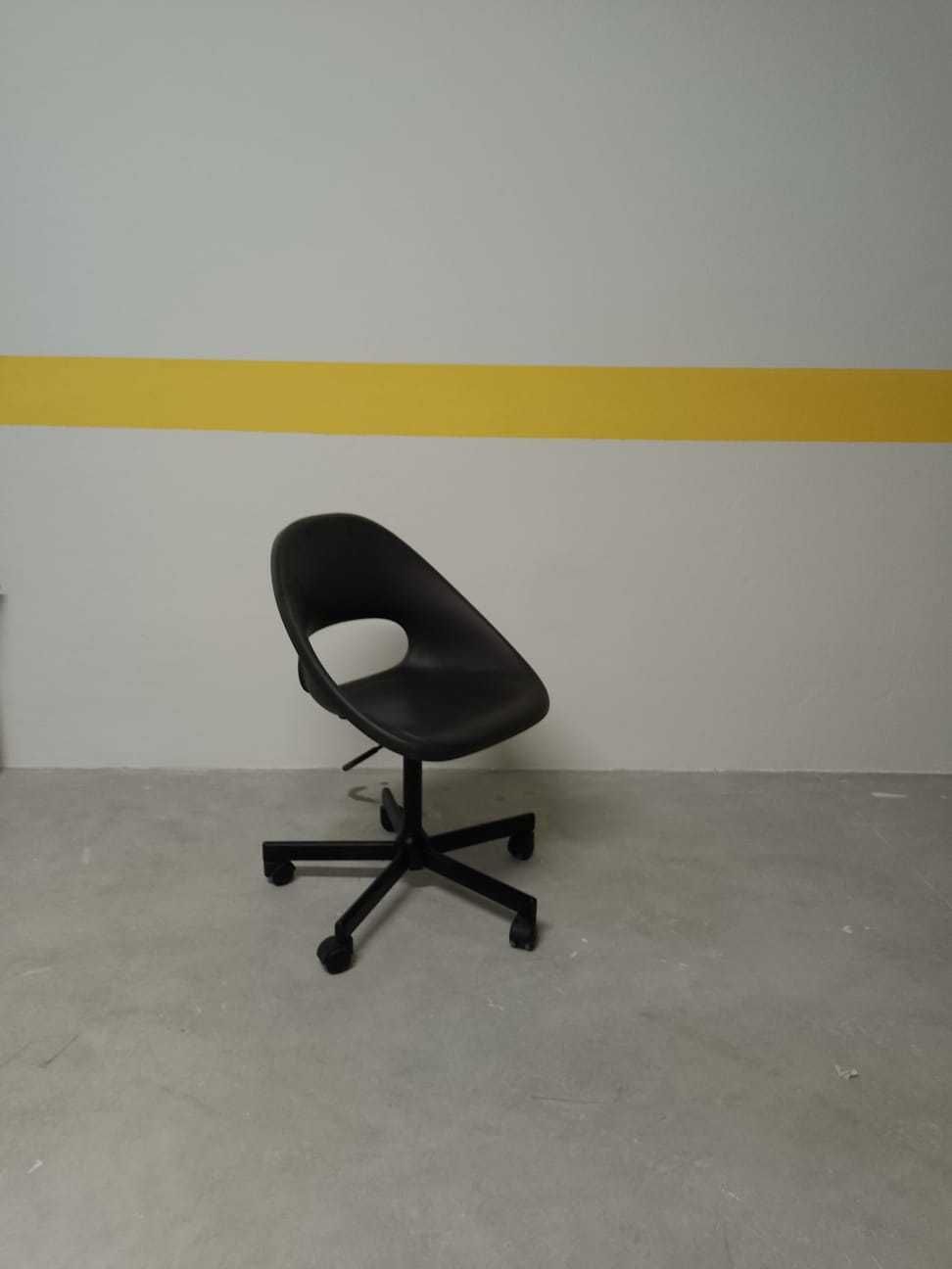 Cadeira p/escritório com rodas, preto