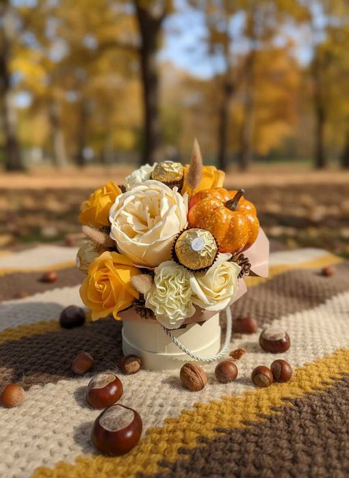 Jesienny Flowerbox z Kwiatami Mydlanymi Bukiet Upominek Słodki Prezent