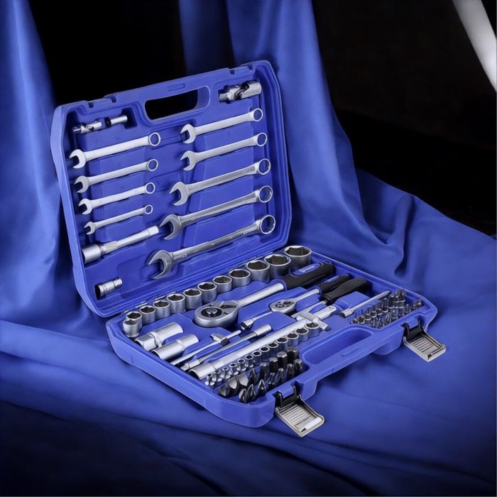 Набор инструментов для дома 82 предметов в кейсе, гаечные ключи
