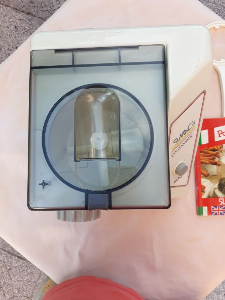 Máquina de fazer massas
