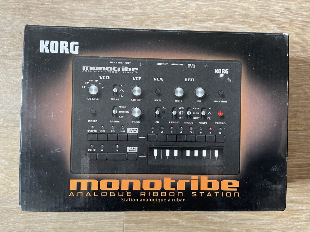 Korg Monotribe (ver. 2.1) com clickless mod e Midi