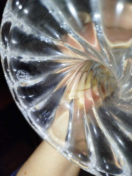 Par de candelabros de cristal da marca Baccarat em perfeito estado