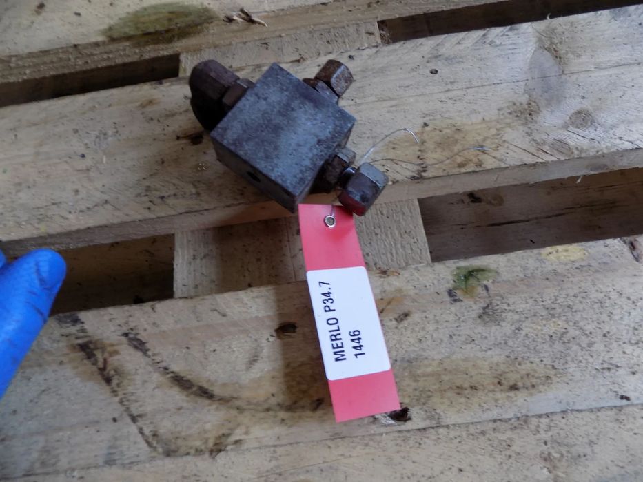 Merlo P 34.7 trójnik hydrauliczny rozdzielacz