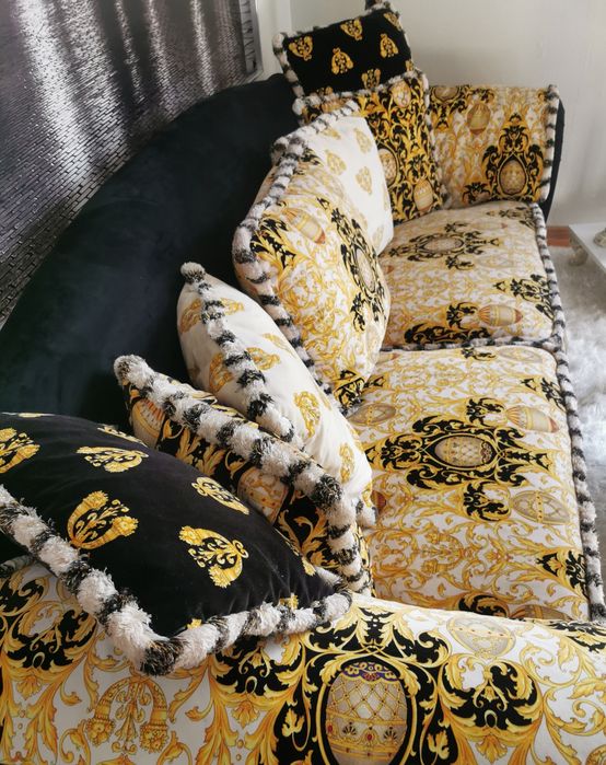 Okazja, luksusowa włoska sofa i stolik Versace