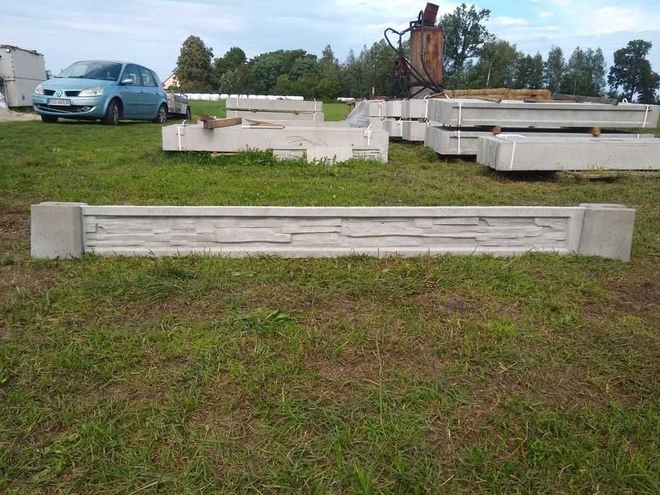 Płyta betonowa podmurówka do płotu panelowego, łączniki betonowe
