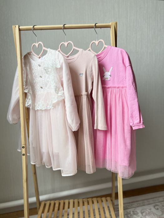 Сукня, комбінезон, куртка, джинси, одяг для дівчаток та малюків